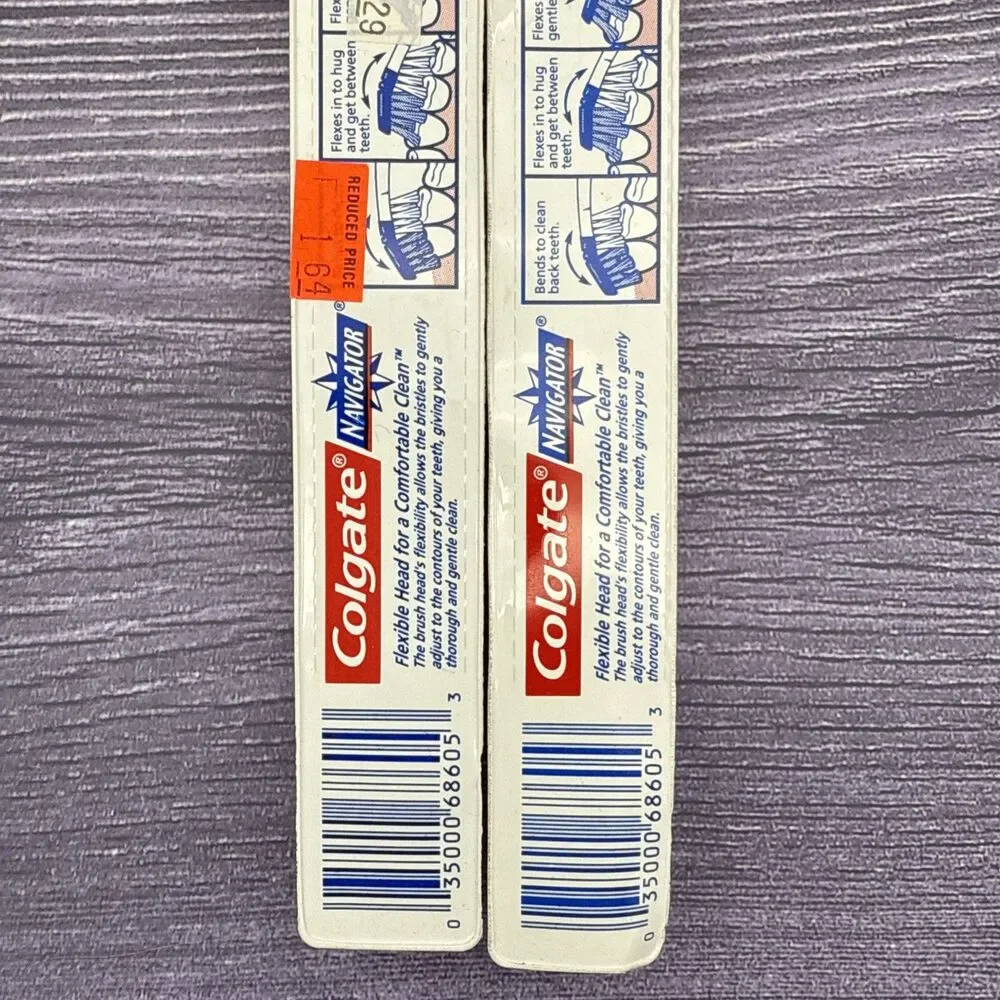 2 LOT VTG Colgate Navigator Cleaning Tip Flexible Compact Toothbrush MEDIUM 80